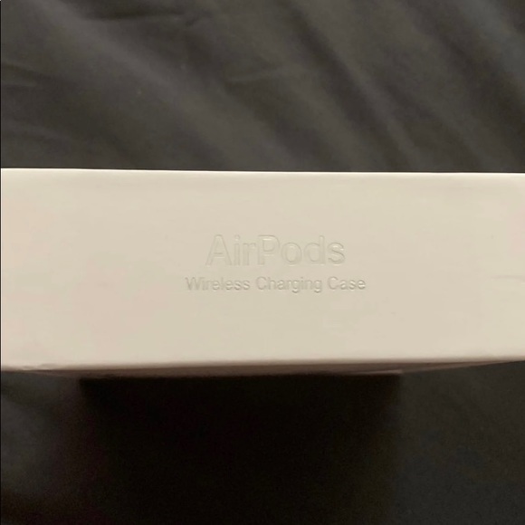 Apple Airpods Gen 2 - Picture 1 of 3